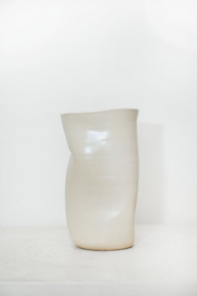 White Hugged Table Vase